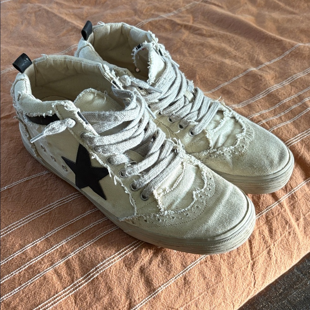 Shushop White High-Top Sneakers with Black Star